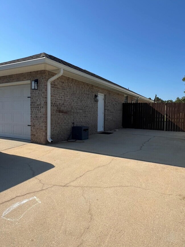 Building Photo - 6612 Redfield St