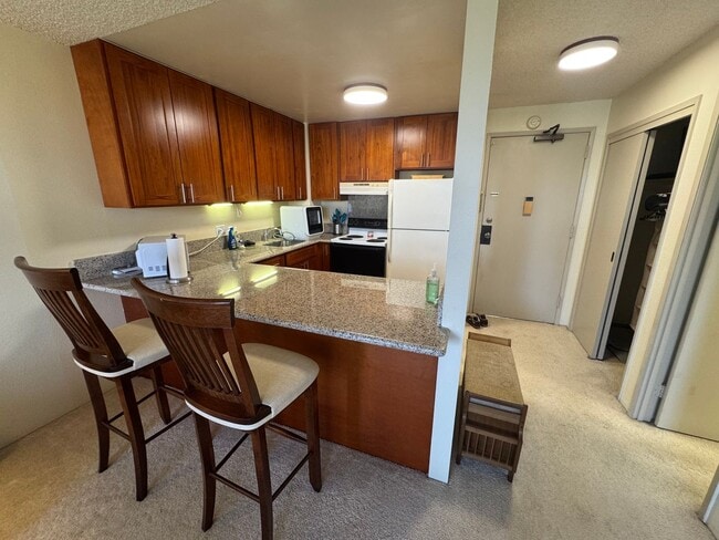Building Photo - Available Now! Furnished Downtown 1 Bed/ 1 Bath Condo with A/C & Pool at Kukui Plaza