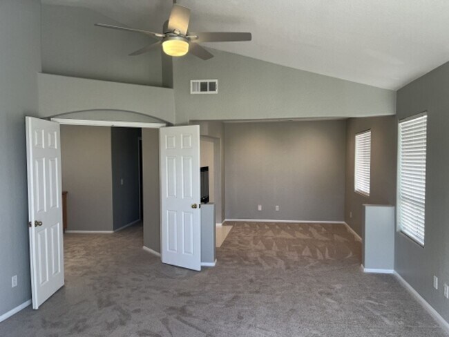 Building Photo - Stunning 4 bedroom Home with a Pool locate...