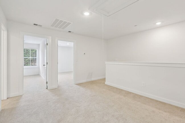 Building Photo - 7148 Cedarcrest Ct