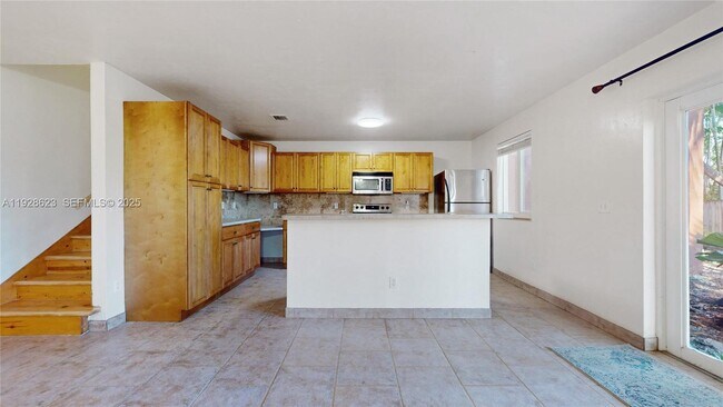 Building Photo - 15755 SW 92nd Ave