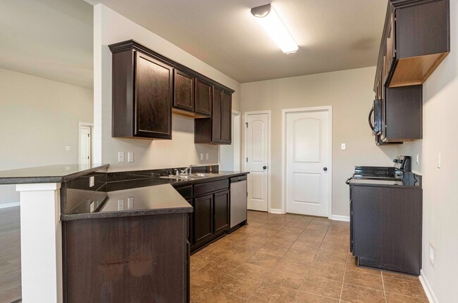 Building Photo - 132 Timber Edge Dr