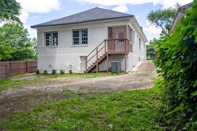 Building Photo - 389 Linden Ave NE