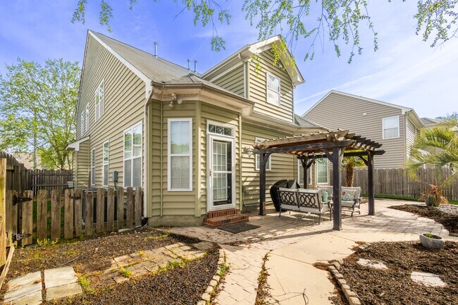 Building Photo - 2476 Apiary Ct