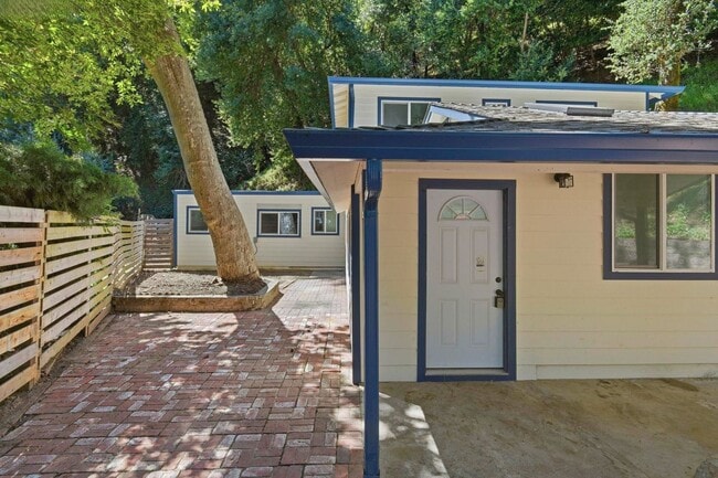 Building Photo - 2836 Kilkare Rd