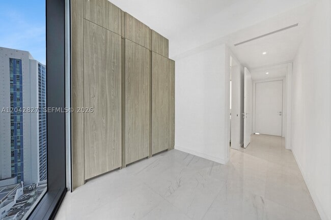 Building Photo - 300 Biscayne Blvd