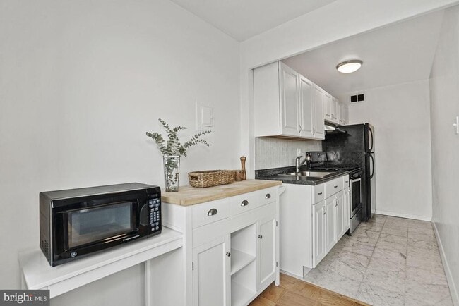 Building Photo - 1601 18th St NW