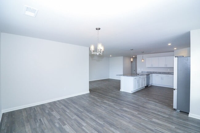 Building Photo - 132 Elegance Wy