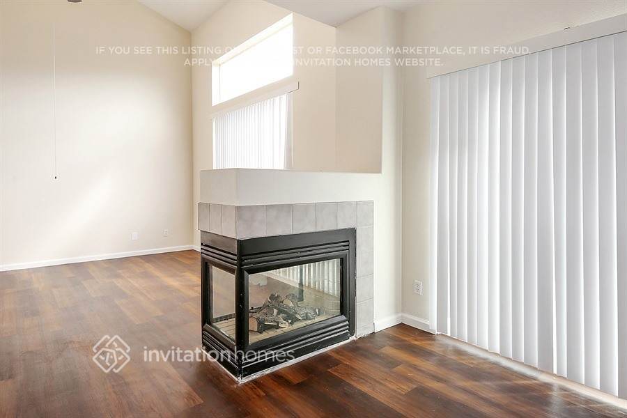 Building Photo - 882 Rancher Dr