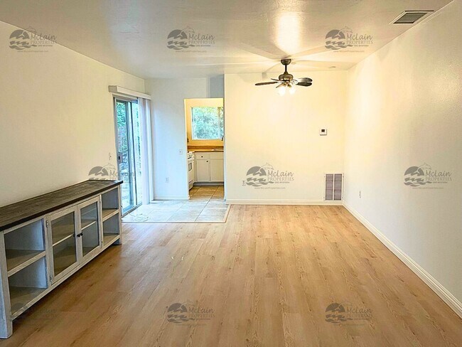 Building Photo - Move In Special $500 First Months Rent / 55 + Community Move-In Ready 2BR/1BA Home in Peacock Hil...