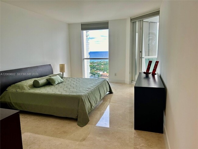Building Photo - 21055 Yacht Club Dr