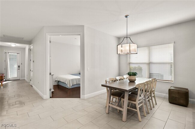 Building Photo - 11755 Solano Dr