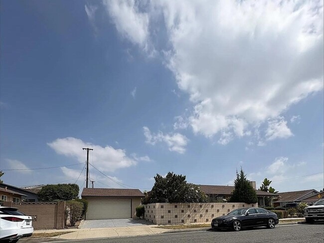 Building Photo - 1205 W Cassidy St