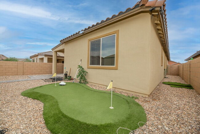 Building Photo - Three Bedroom in Sahuarita