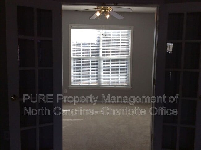 Building Photo - 7713 Noland Woods Dr