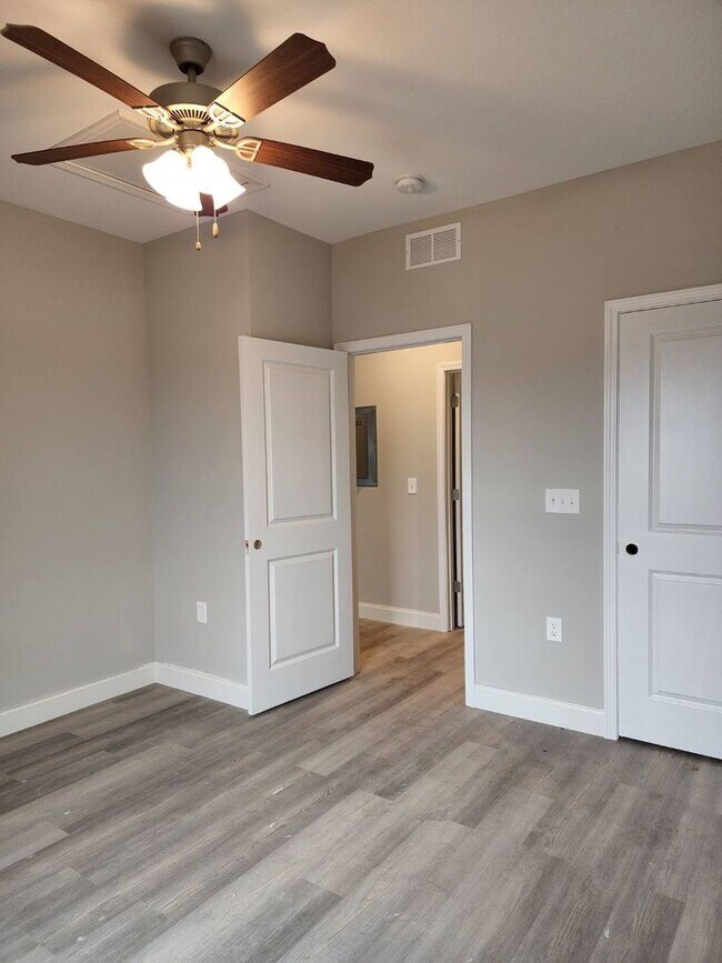 Building Photo - 2180 Prospector Ct