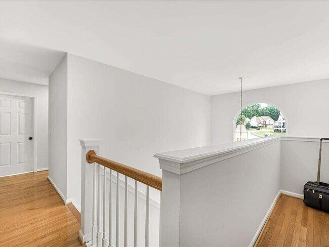 Building Photo - 3042 Oak Vista Way SW