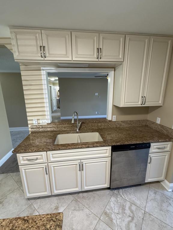 Building Photo - 524 Plantation Dr