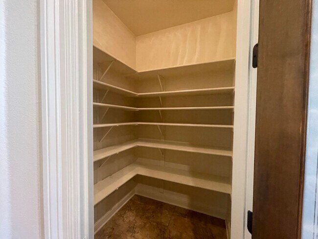 Building Photo - Must See! Welcoming Home In Turtle Creek S...