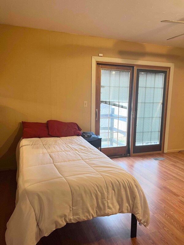 Building Photo - 12120 Valerie Dr