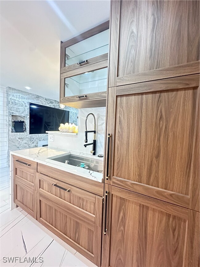 Building Photo - 1107 1st St S