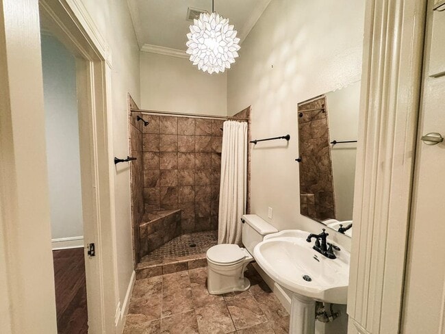 Building Photo - 305 W Brazos St