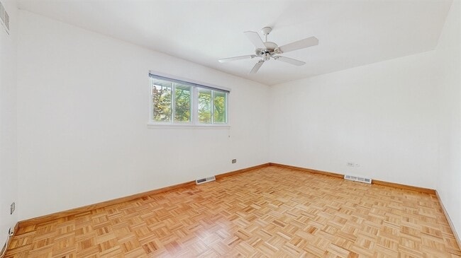 Building Photo - 211 Skokie Blvd