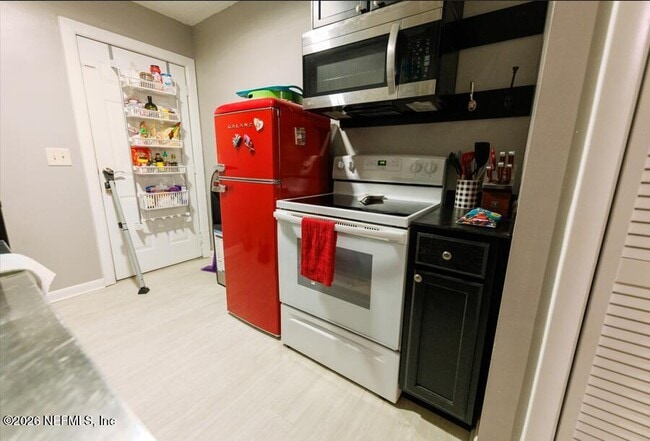 Building Photo - 8037 Parental Cir