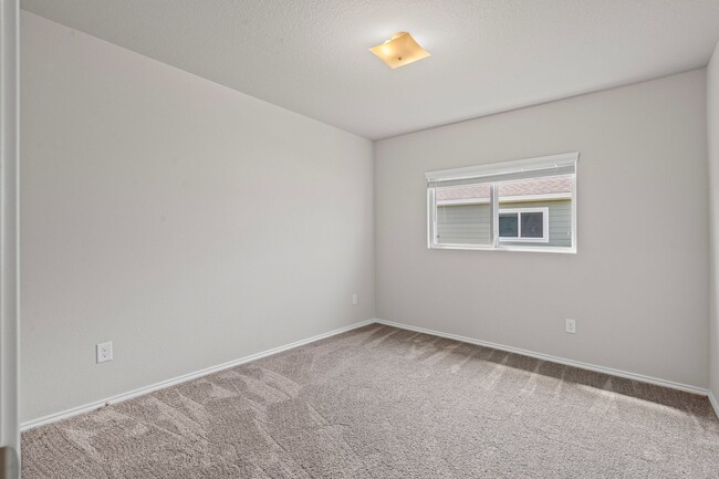 Building Photo - Craftsman in Cleburne