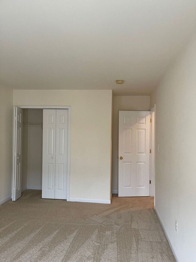 Building Photo - 12039 Kemps Landing Cir