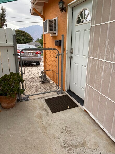 Building Photo - 632 Maria Ave