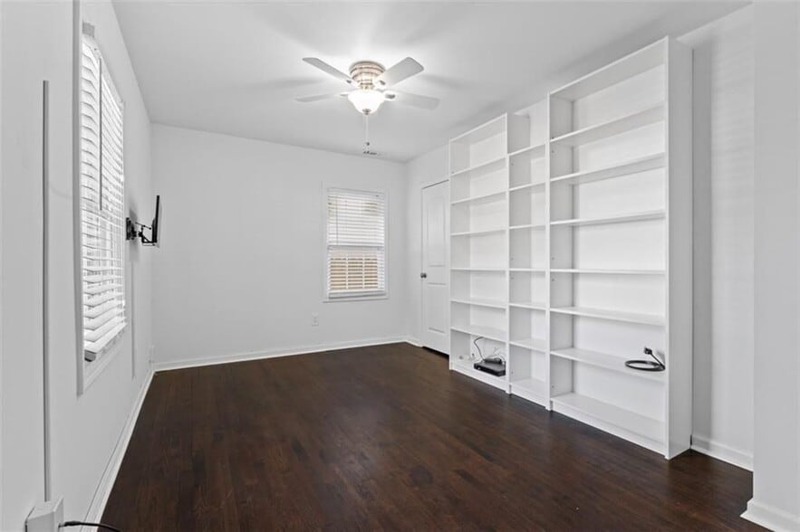 Building Photo - 1000 SW Palmetto