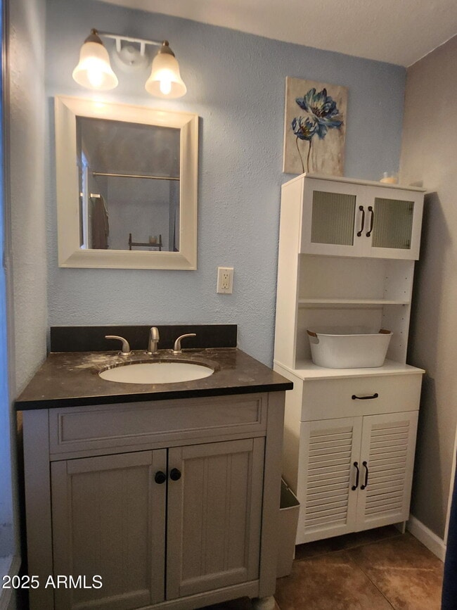 Building Photo - 2507 E Campo Bello Dr