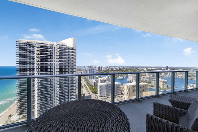 Building Photo - 4111 S Ocean Dr