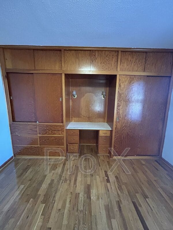 Building Photo - 311 E Kansas St