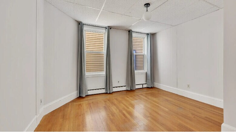 Building Photo - 823 Dorchester Ave