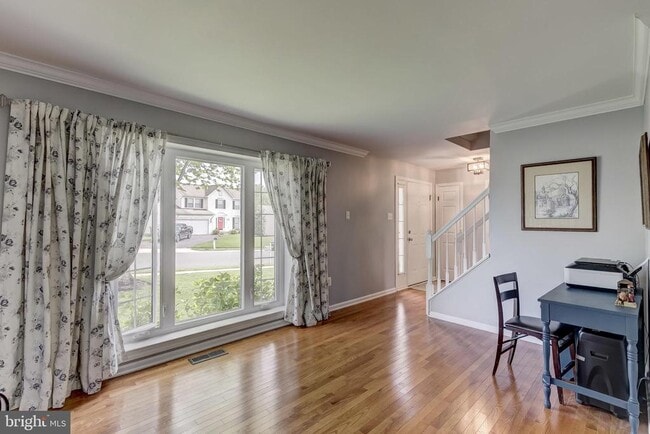 Building Photo - 583 Henderson Rd