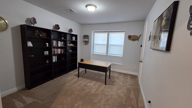 Building Photo - 1112 Maverick Dr