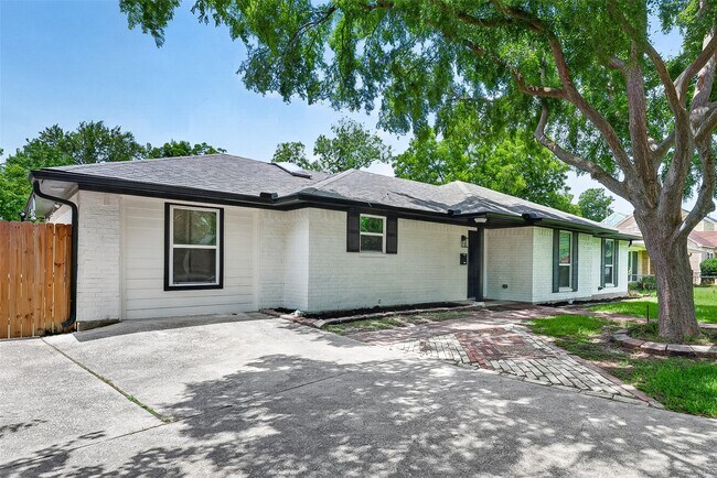 Building Photo - 1206 Riggs Rd