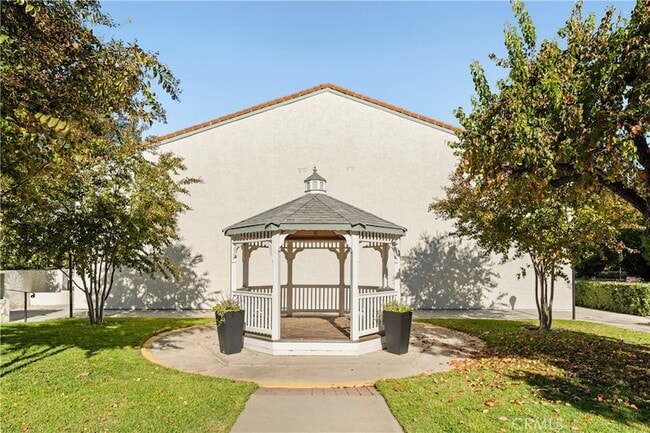 Building Photo - 4724 Park Granada