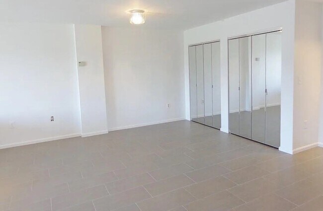 Building Photo - 131 Coolidge Ave