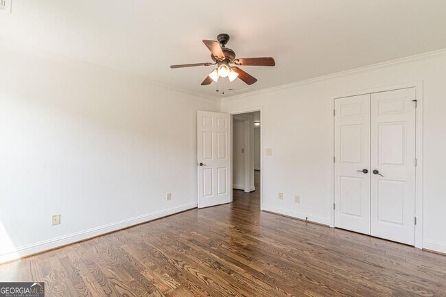 Building Photo - 1410 Eastland Rd SE