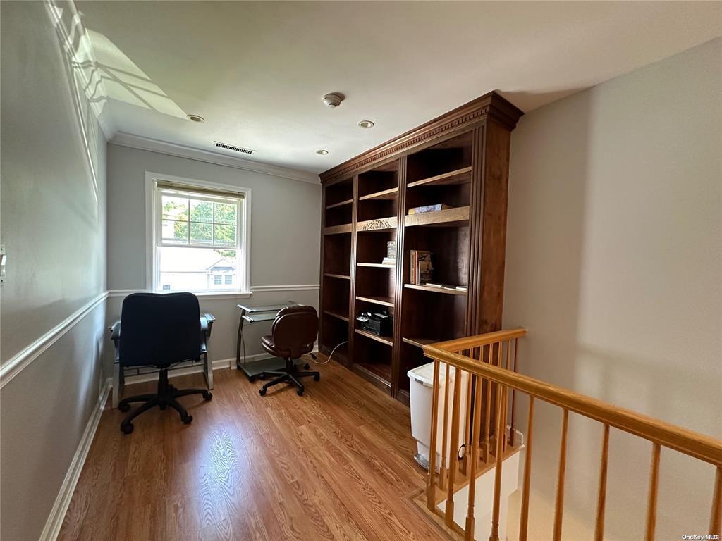 Building Photo - 802 Sara Cir