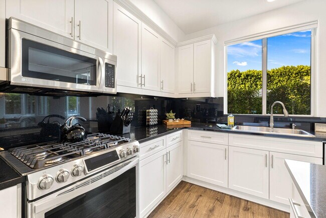 Building Photo - 48701 Anastacia Ct