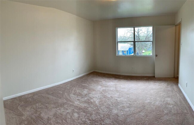 Building Photo - 516 San Saba St