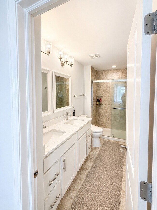 Building Photo - 470 Woodmoor Dr