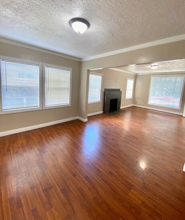 Building Photo - Nice 2 bed 1 bath House in Richmond with Garage - COMING SOON !!
