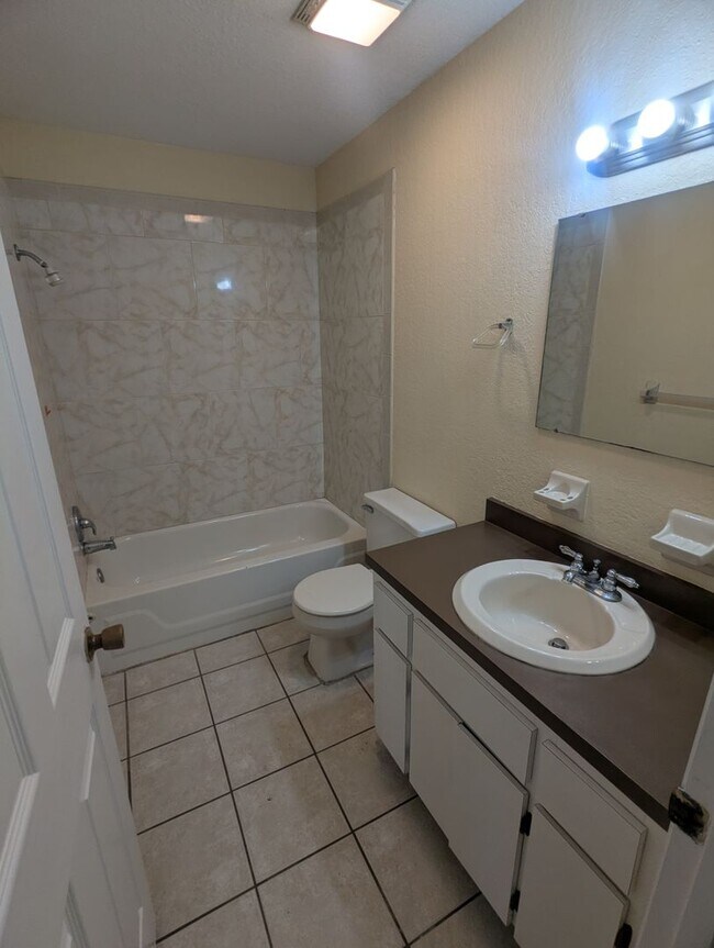 Building Photo - 824 N St Clair Abrams Ave