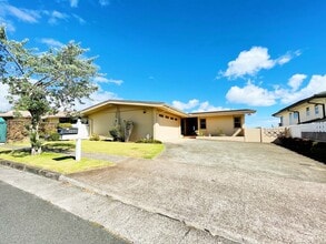 Building Photo - Panoramic Views from Executive Home near Tripler & Kaiser Hospitals