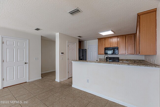Building Photo - 1500 Calming Water Dr